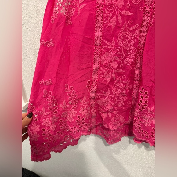 Johnny was pink tank top - Picture 2 of 6